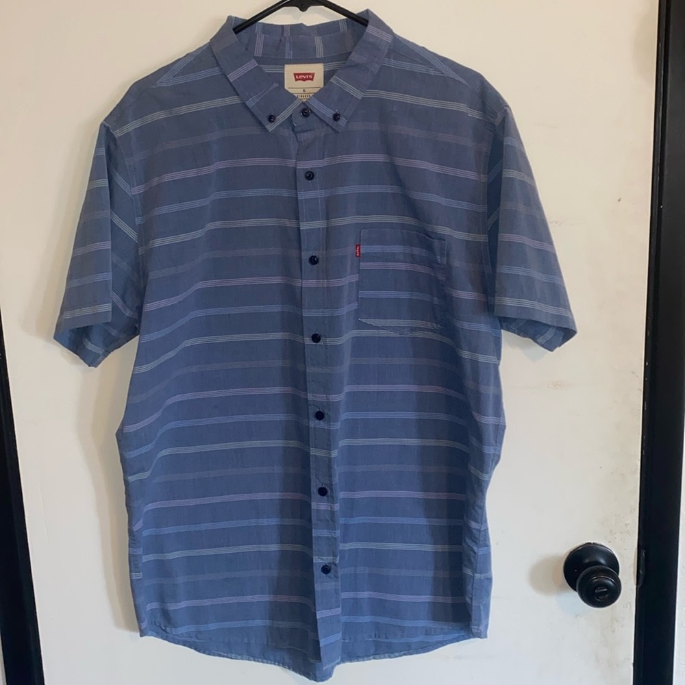 Levi’s button up